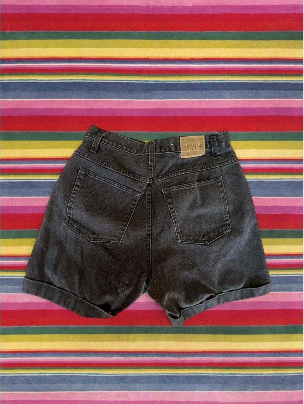Vintage 90s Yukon blue black Jean shorts